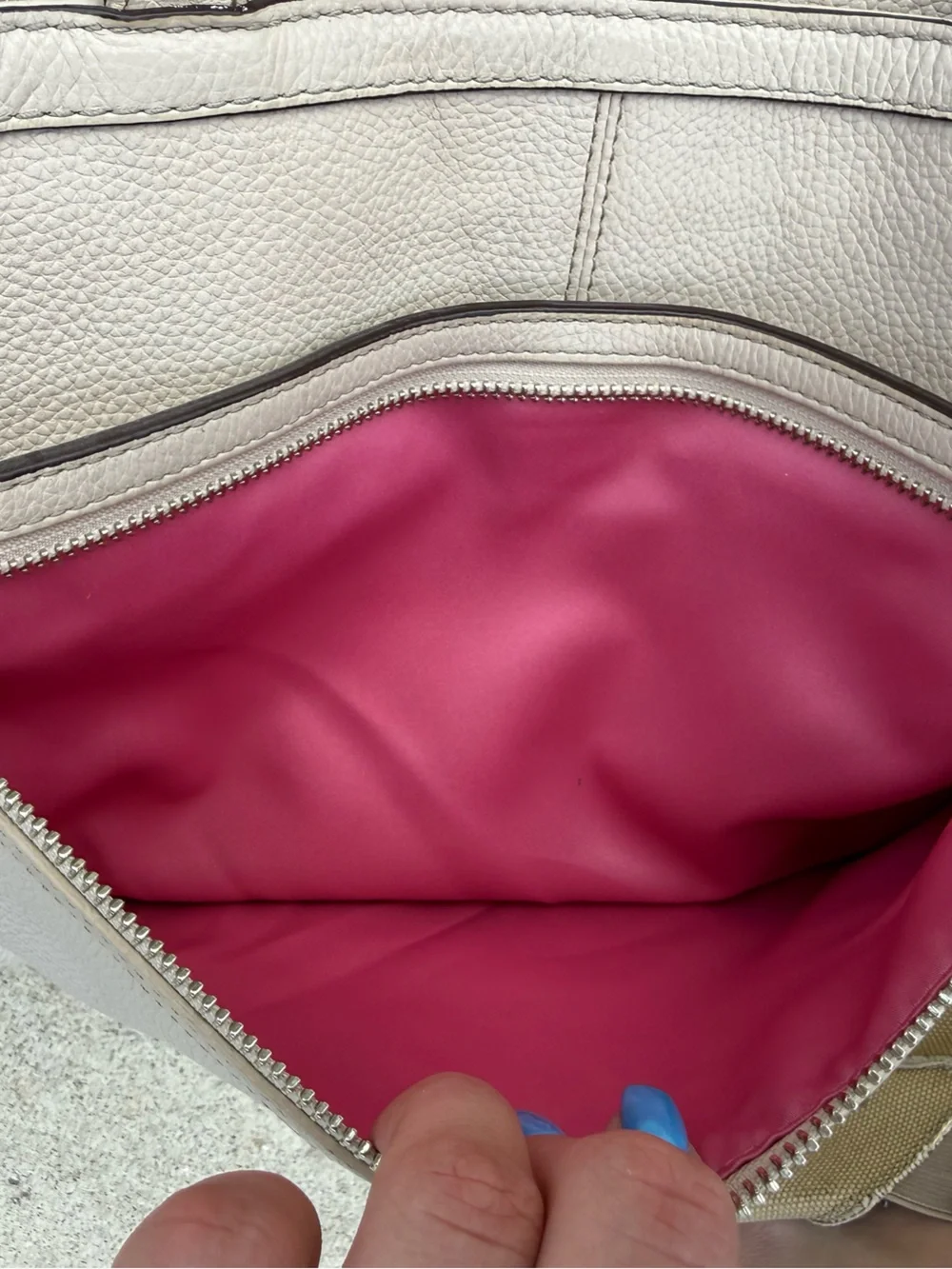 2010 White/Cream Pebbled Leather Coach Shoulder Bag
